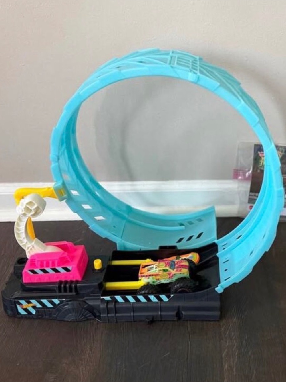 Hot Wheels Monster Trucks Glow-In-The Dark Epic Loop Challenge Playset 🏎️⚡️💨